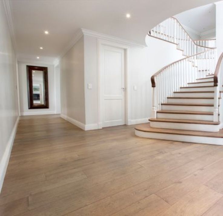 Puulattioiden käsittely